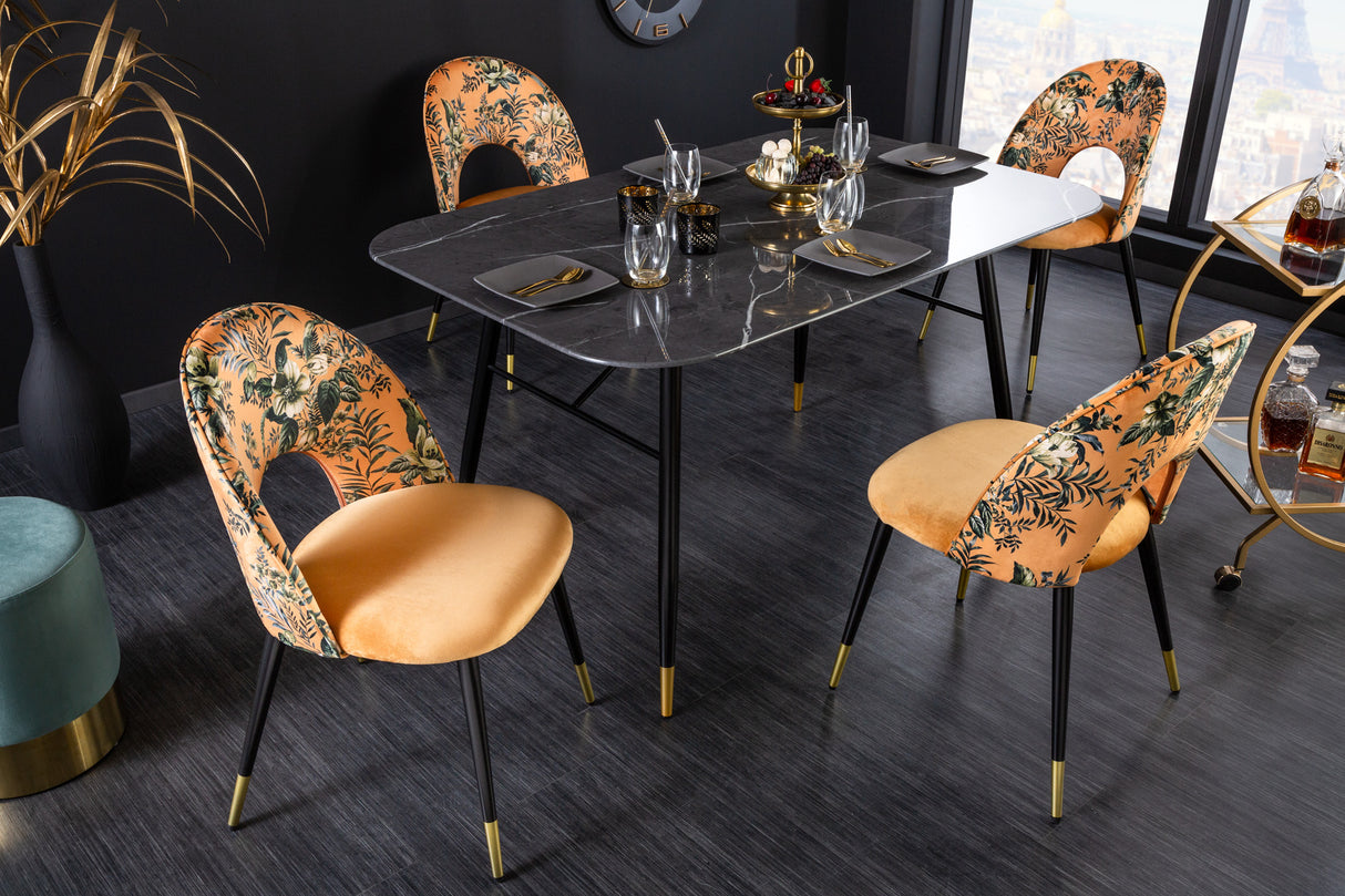 Stuhl PRÊT-À-PORTER BOUTIQUE samtgelb mit goldenen Fußkappen