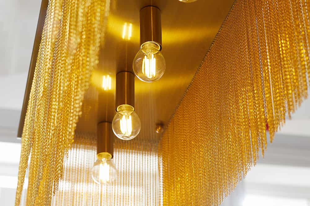 Pendelleuchte ROYAL 80cm gold feine Metallketten