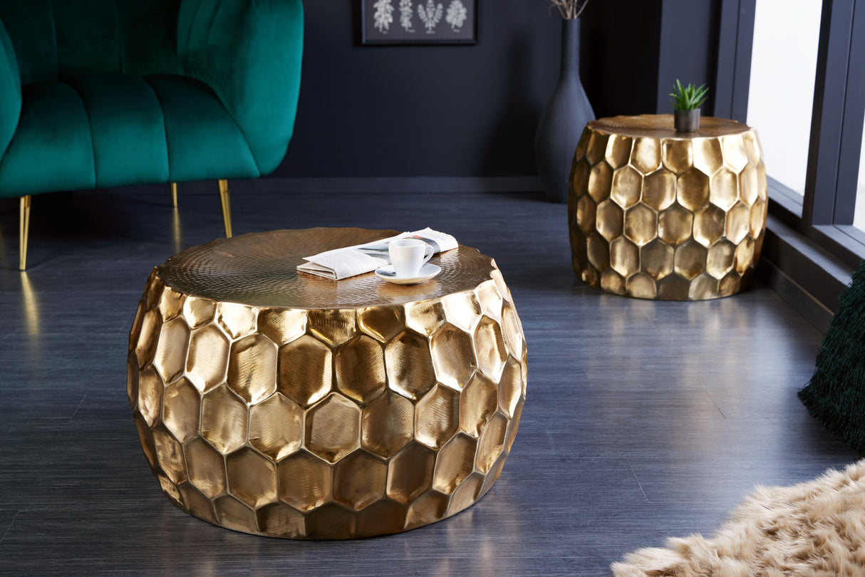 Couchtisch ORGANIC ORIENT 70cm mit Hammerschlageffekt und Kammmuster gold