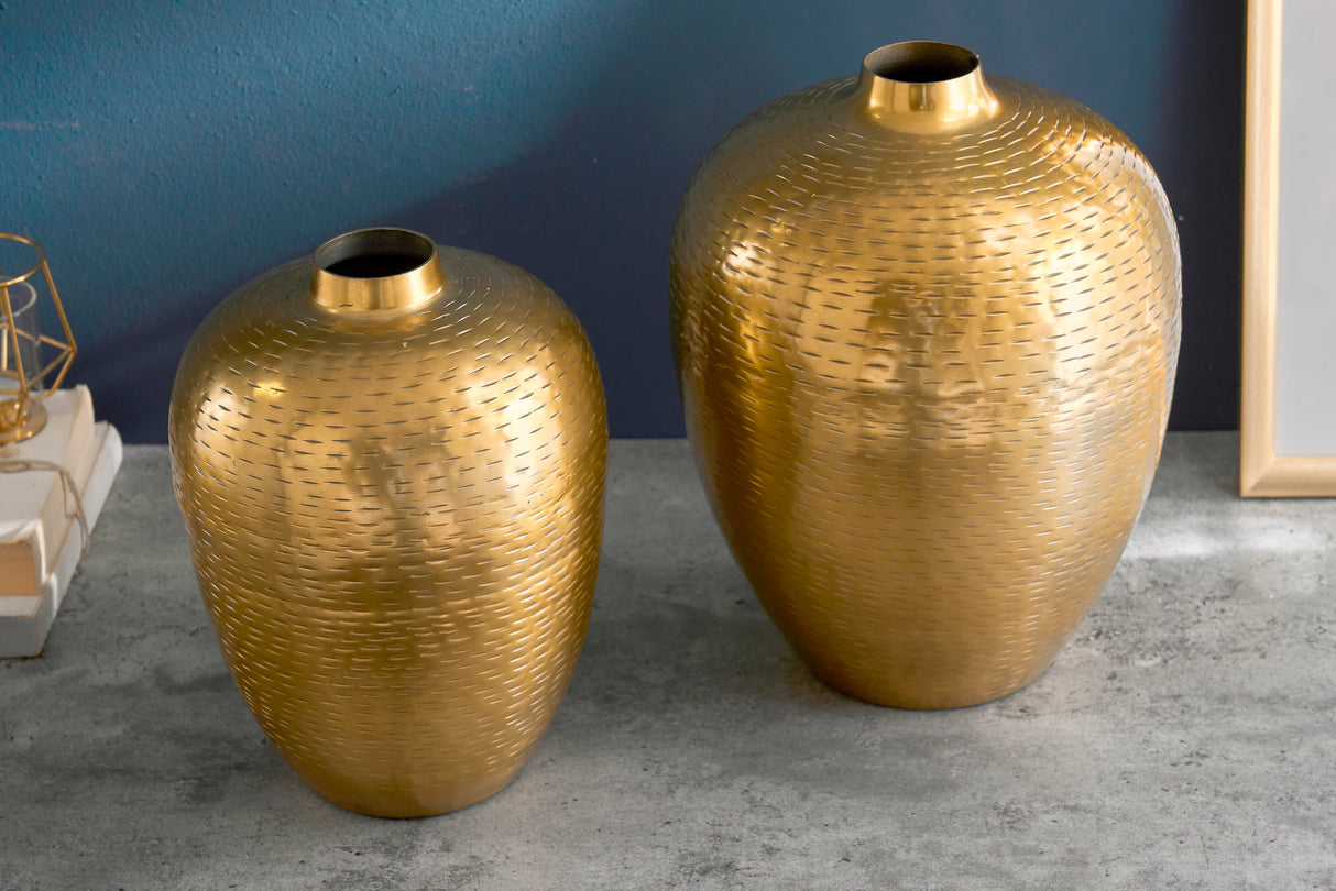 Vase ORIENTAL set of 2 with hammer stroke effect gold