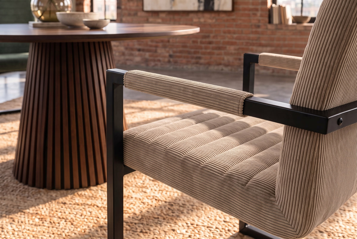 Freischwinger LOFT mit Armlehnen Kord taupe Metallgestell schwarz