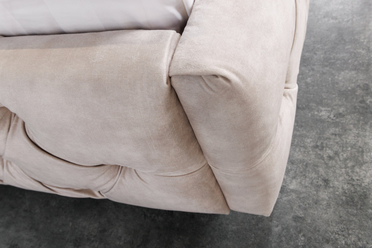 Bed PARIS CHESTERFIELD 180x200cm velvet champagne