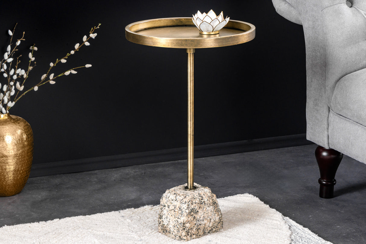 Beistelltisch TRAYFUL 60 cm Marmorsockel und antike Messingeisenplatte