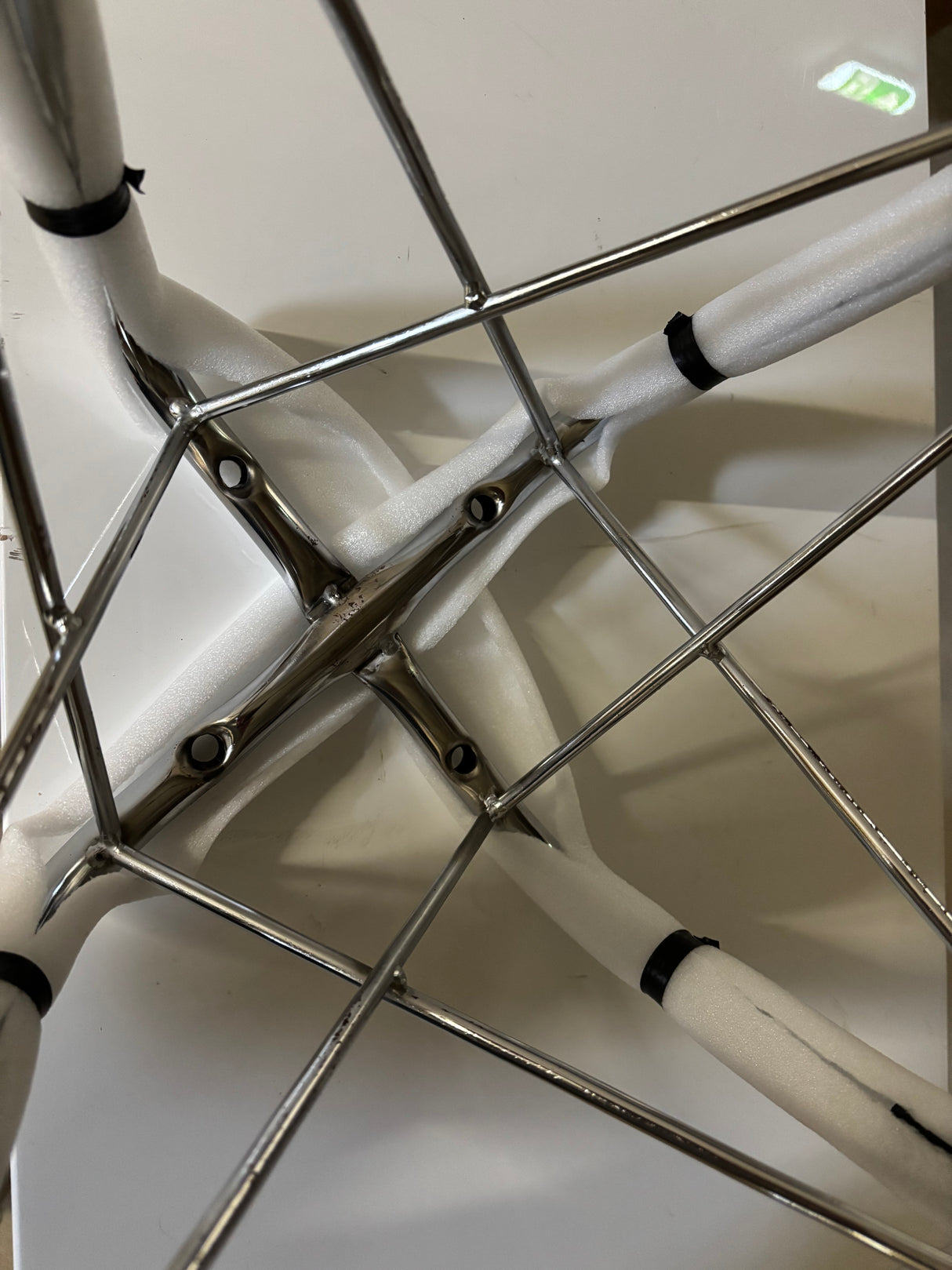 B-Chair SCANDINAVIA Retro white