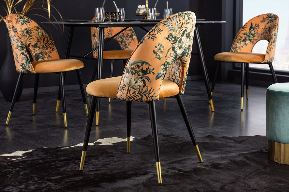 Stuhl PRÊT-À-PORTER BOUTIQUE samtgelb mit goldenen Fußkappen