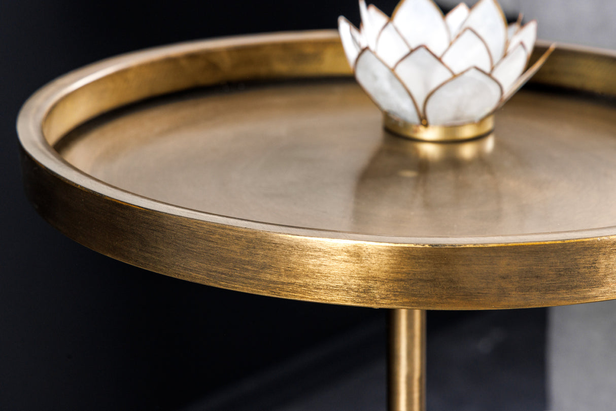 Beistelltisch TRAYFUL 60 cm Marmorsockel und antike Messingeisenplatte