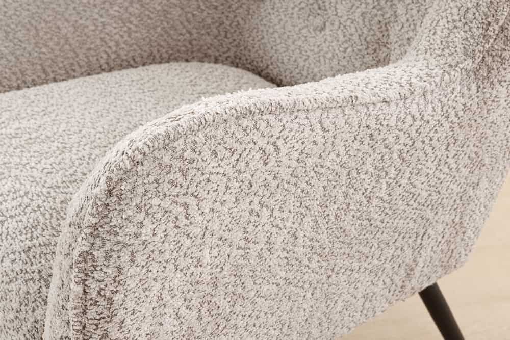 Ohrensessel AMSTERDAM Bouclé Greige mit schwarzen Metallbeinen