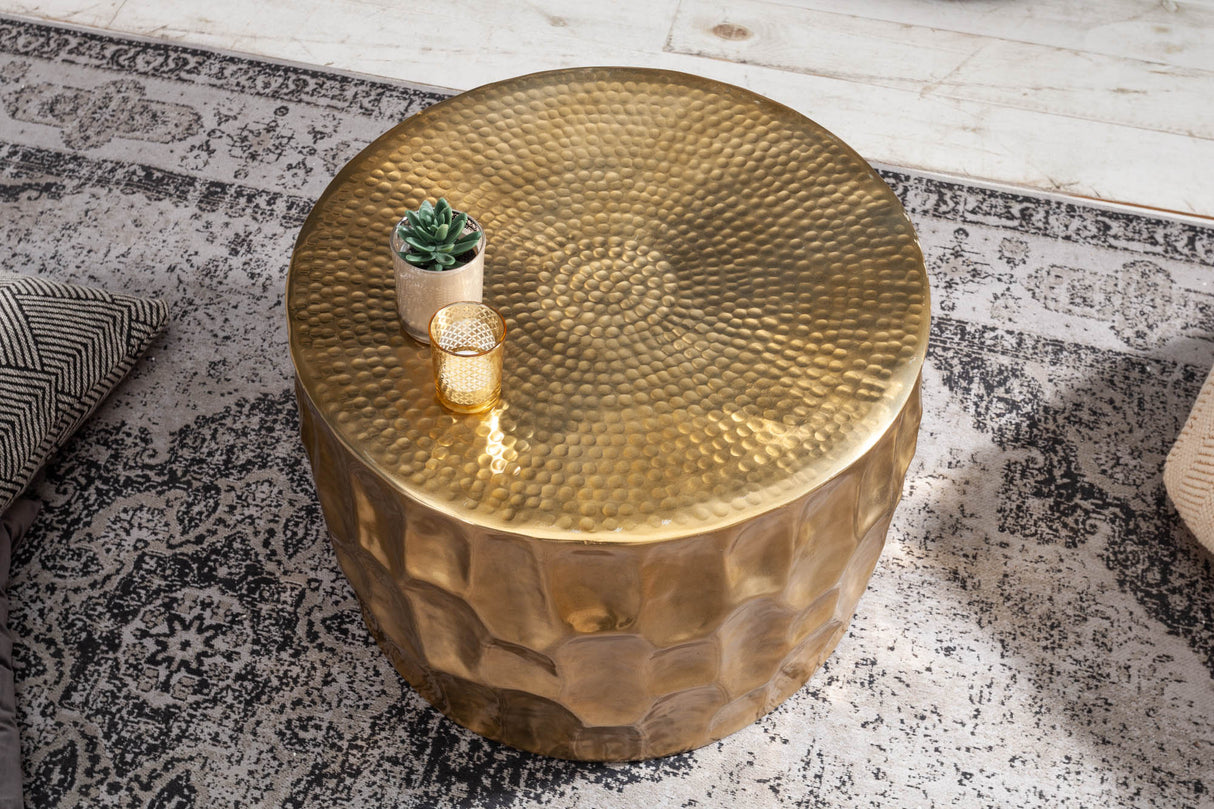 Couchtisch ORGANIC ORIENT 55cm mit Hammerschlageffekt gold