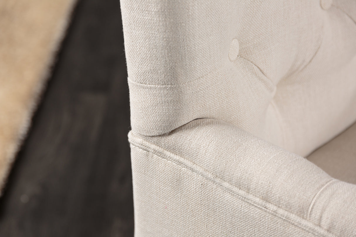 Stuhl CASTLE mit Armlehnen Strukturstoff beige mit Chesterfieldsteppung