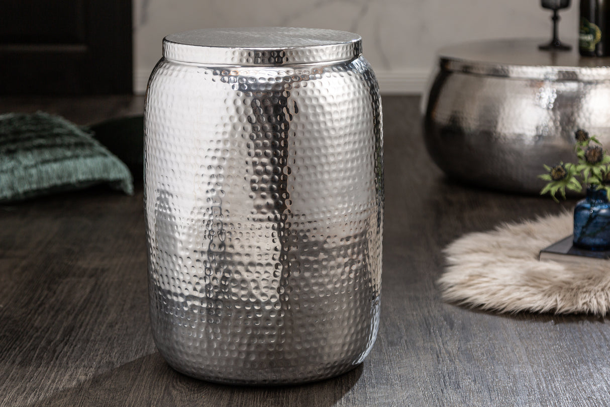 Beistelltisch ORGANIC ORIENT 50cm mit Hammerschlageffekt silber