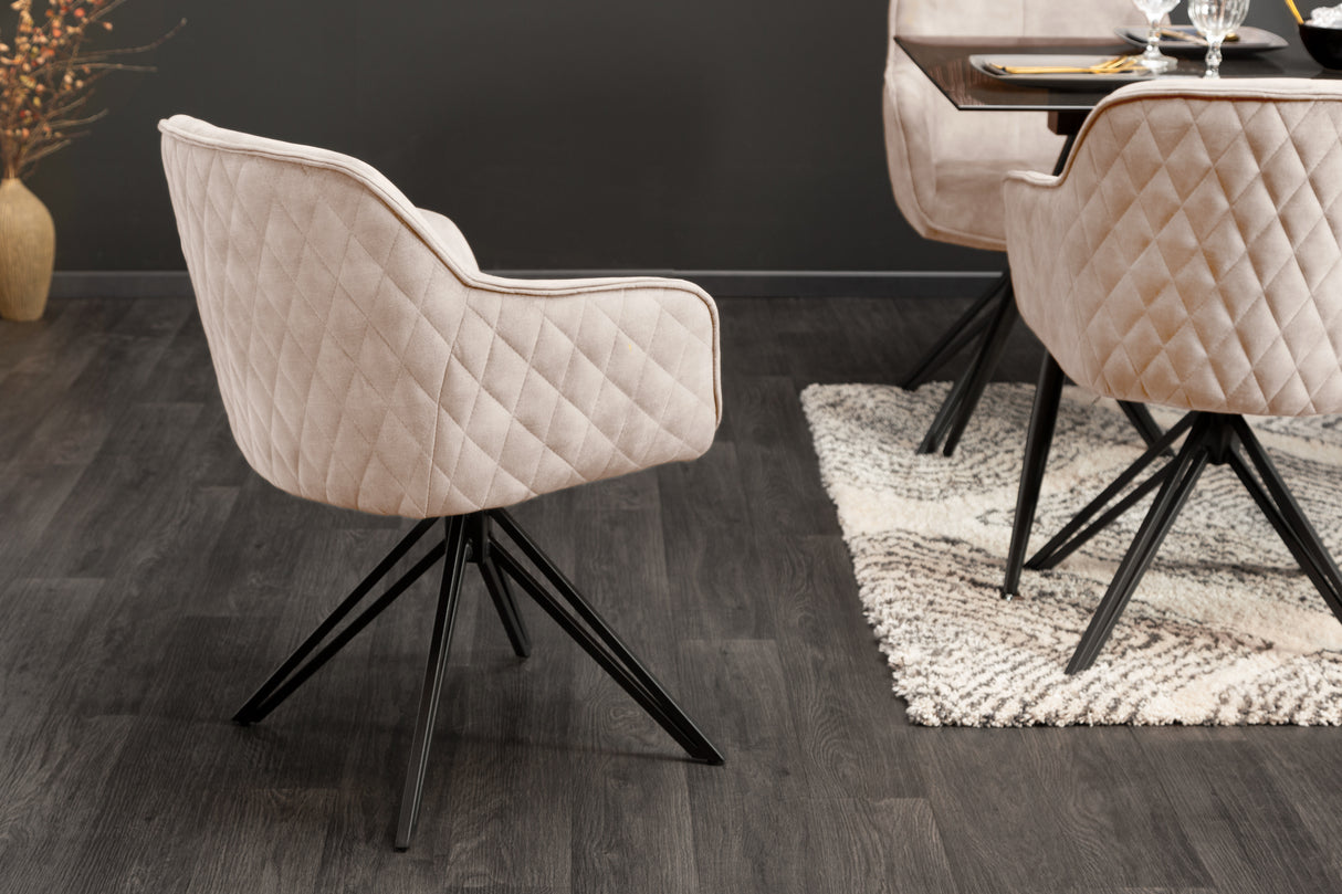 Drehstuhl EUPHORIA drehbar 180° mit Armlehnen Samt champagner greige