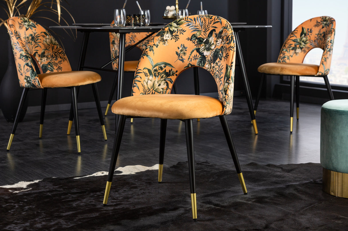 Stuhl PRÊT-À-PORTER BOUTIQUE samtgelb mit goldenen Fußkappen