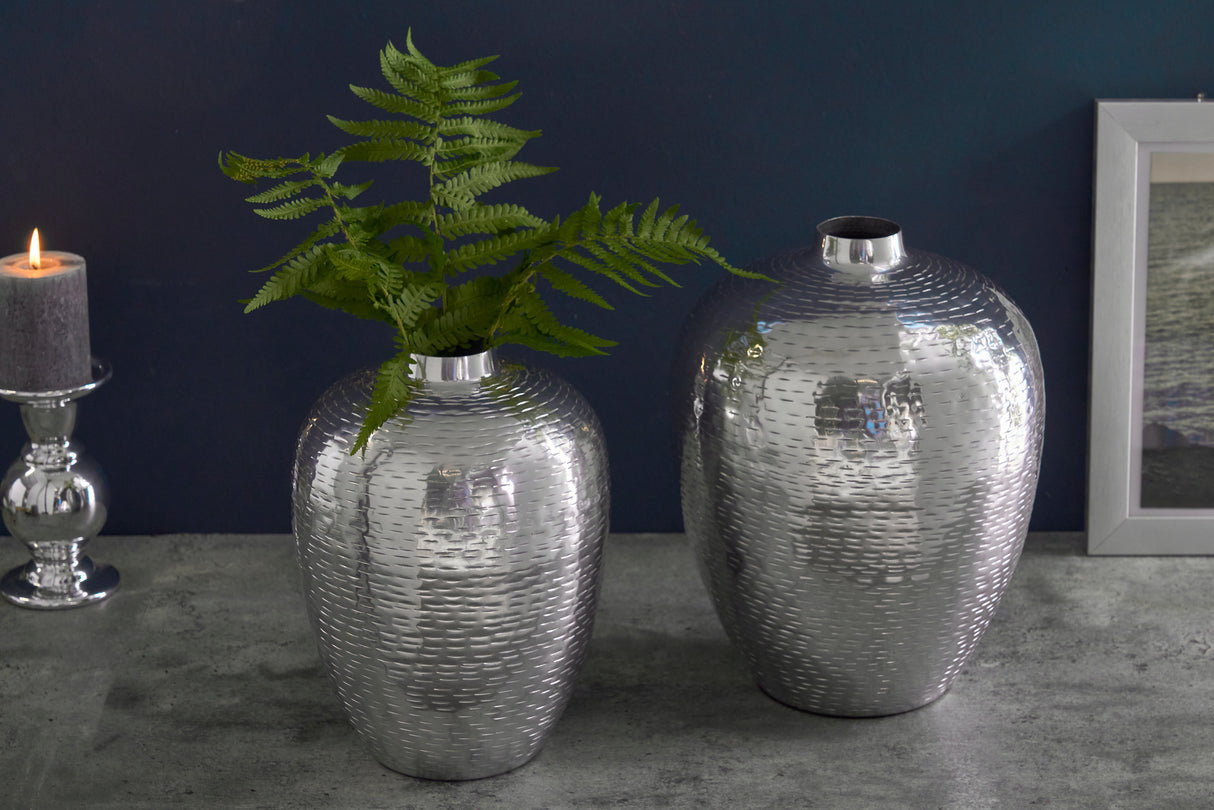 Vase ORIENTAL set of 2 with hammer stroke effect silver