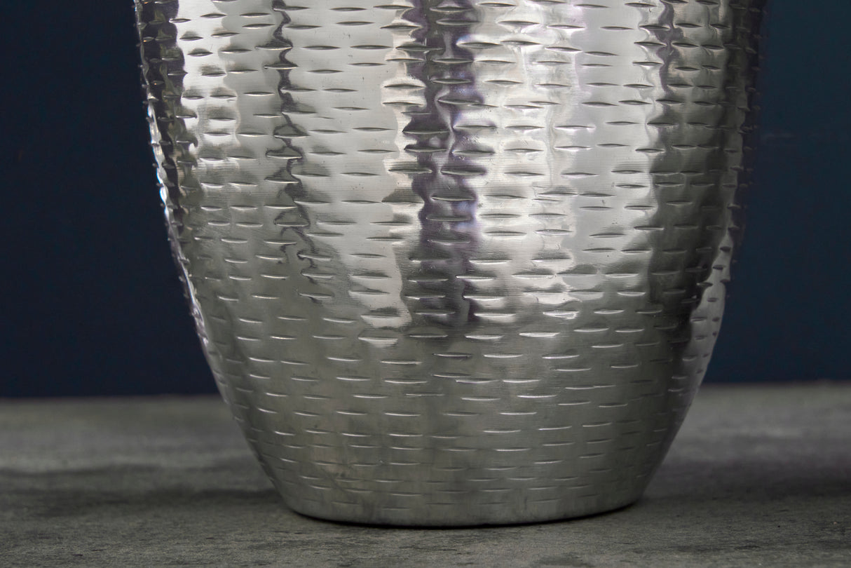 Vase ORIENTAL set of 2 with hammer stroke effect silver
