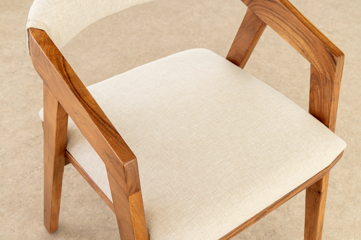 Stuhl MAMMUT, Akazienholz, natur honigfarben, mit flachem, hellgrauem Stoffbezug