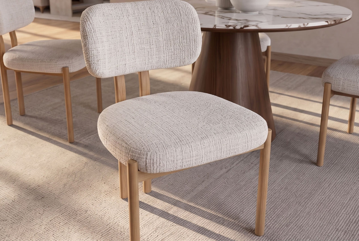 Stuhl BELLANO Chenille creme beige mit eichefarbenen Metallbeinen