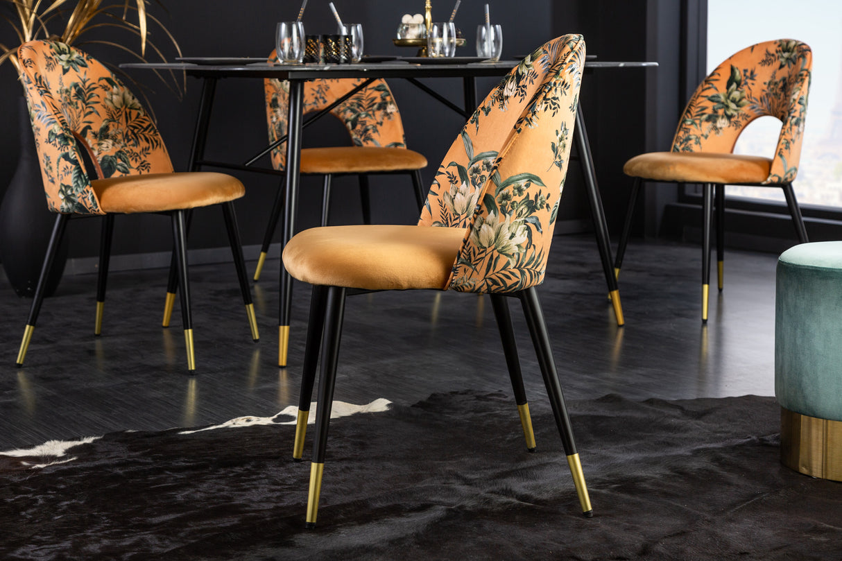 Stuhl PRÊT-À-PORTER BOUTIQUE samtgelb mit goldenen Fußkappen