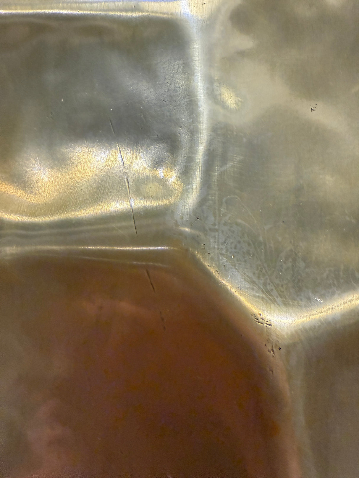 B-Coffee table ORGANIC ORIENT 70cm with hammer stroke effect gold