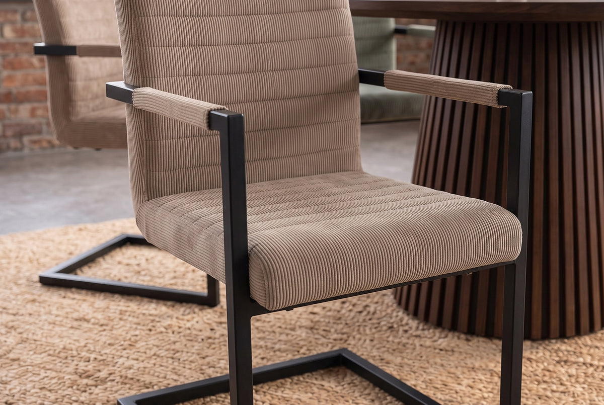 Freischwinger LOFT mit Armlehnen Kord taupe Metallgestell schwarz