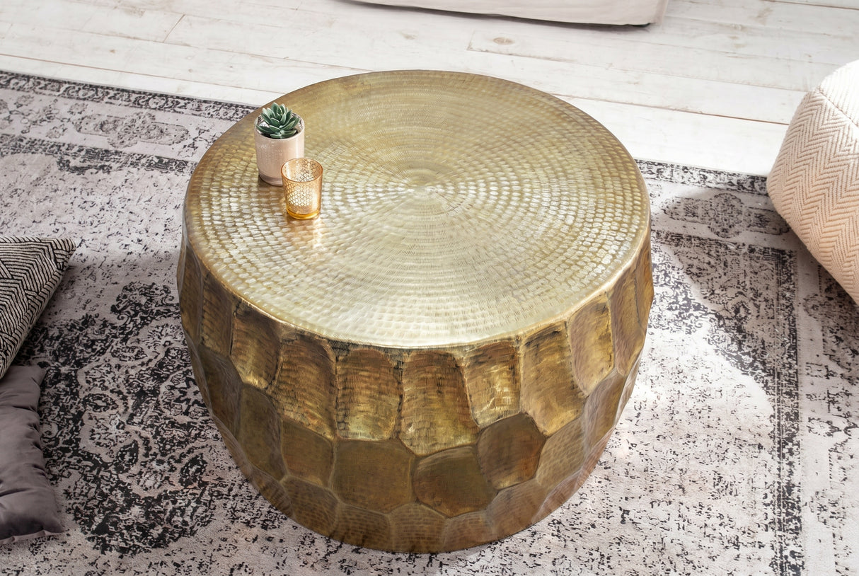 Couchtisch ORGANIC ORIENT 70cm mit Hammerschlag-Effekt durchgängig gold