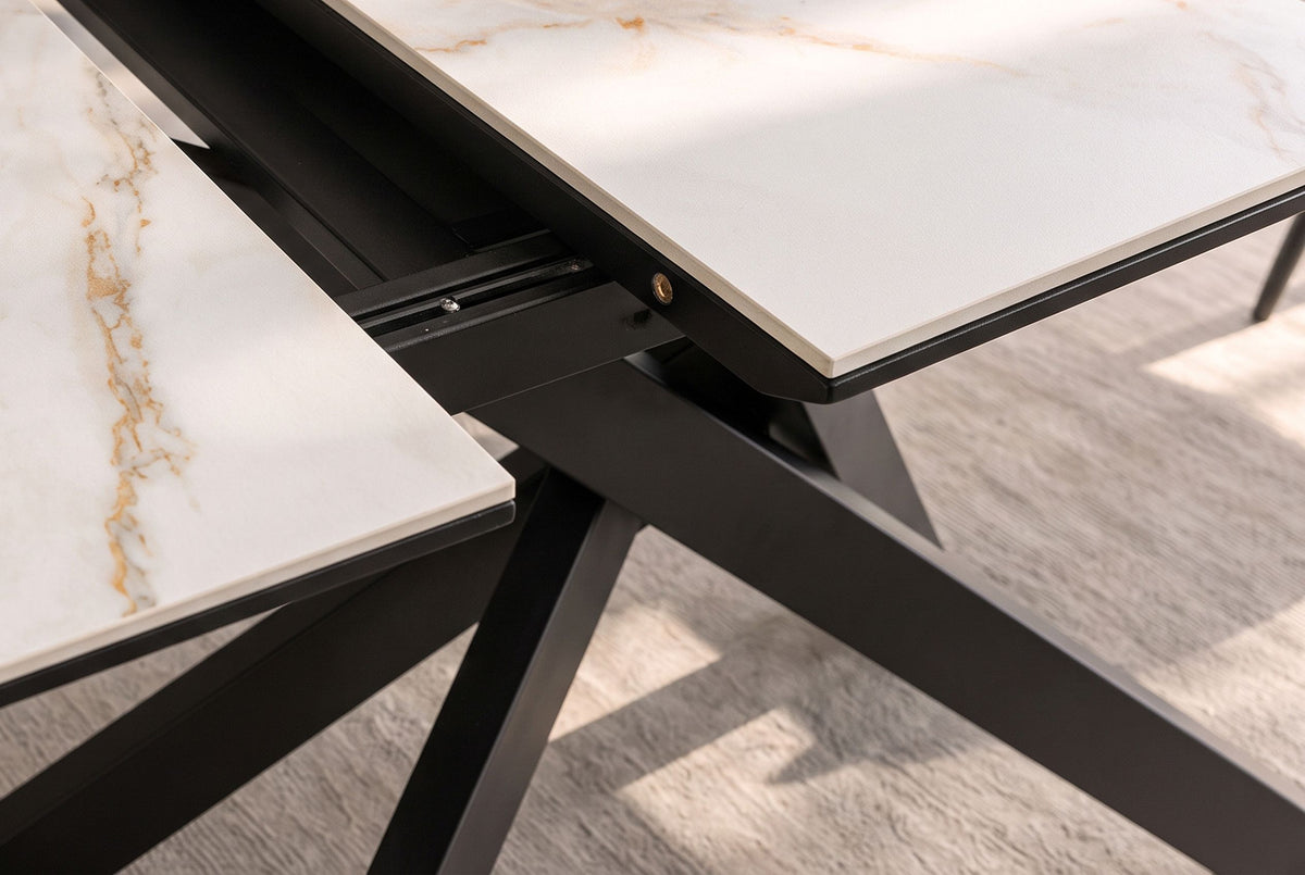 Esstisch ALPINE 160-200cm ausziehbar, Calacatta Oro Keramik in Marmoroptik, weiß mit schwarzem Sternenfuß