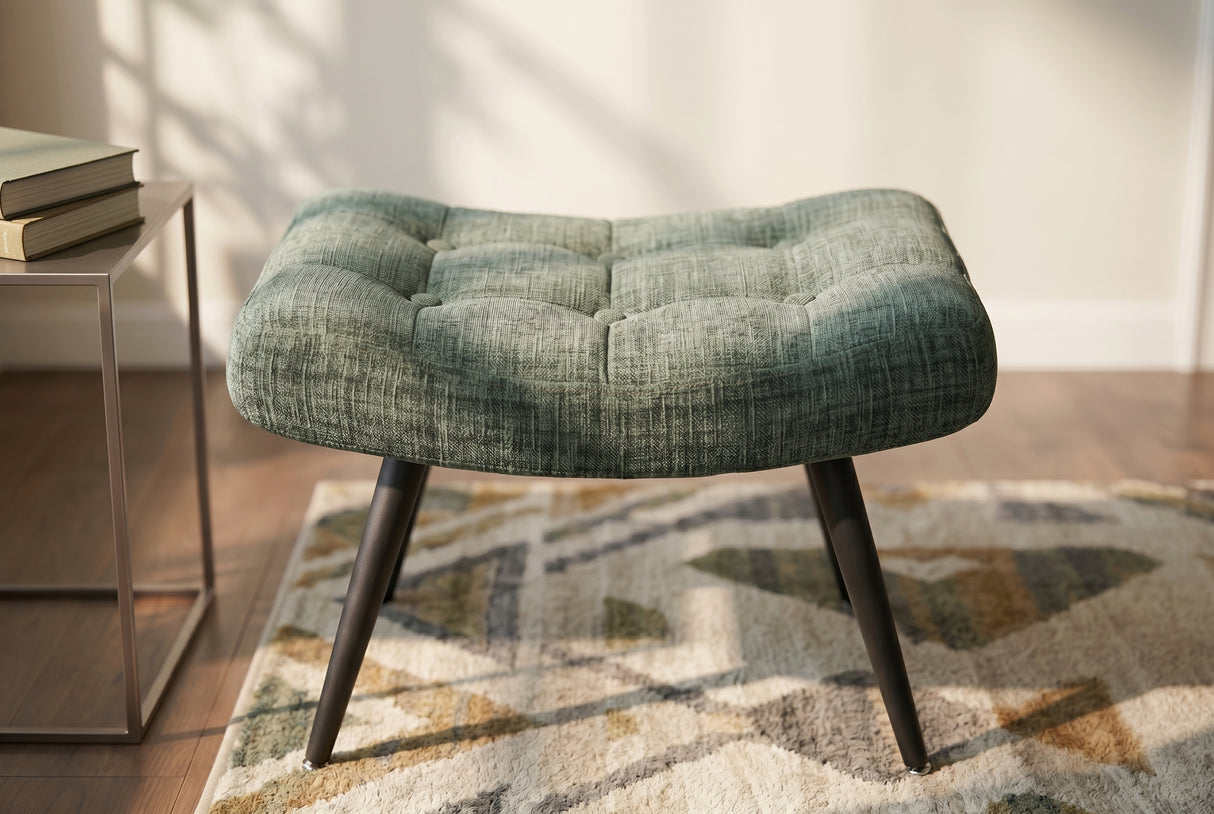 Hocker SCANDINAVIA mit schwarzen Metallbeinen Chenille-Stoff grün