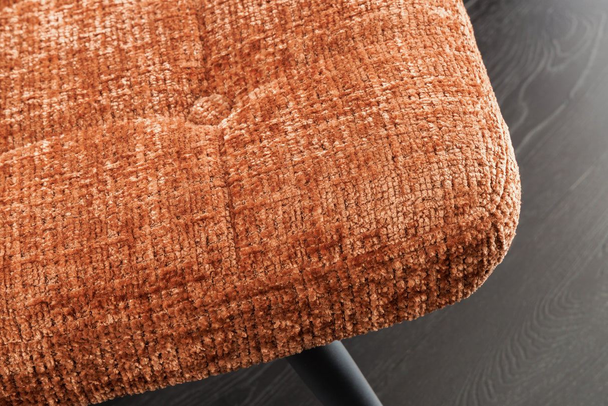 Hocker SCANDINAVIA m. schwarzen Metallbeinen Chenille-Stoff rostbraun