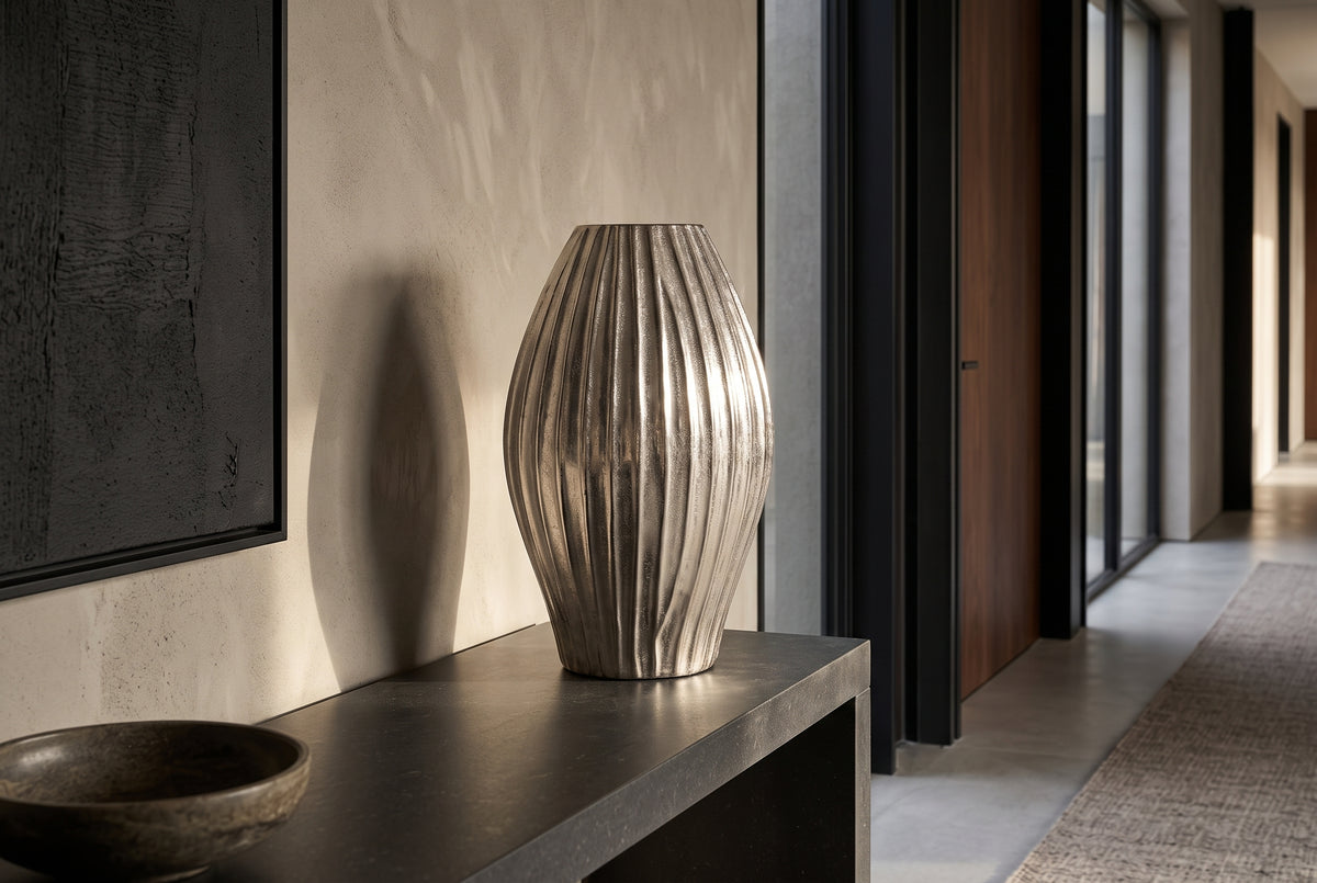Decor Vase ELEGANCE 30cm with hammer stroke effect silver
