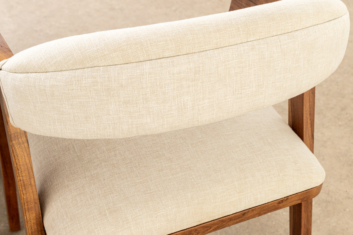 Stuhl MAMMUT, Akazienholz, natur honigfarben, mit flachem, hellgrauem Stoffbezug