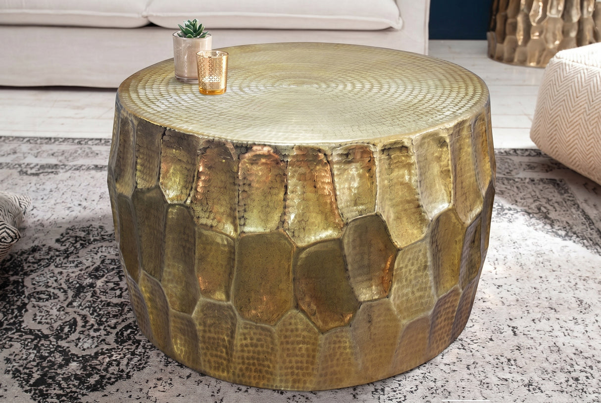 Couchtisch ORGANIC ORIENT 70cm mit Hammerschlag-Effekt durchgängig gold