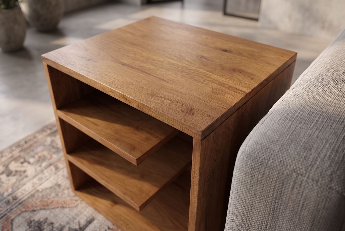 Beistelltisch CUBUS 45 cm Mangoholz honigfarben lasiert
